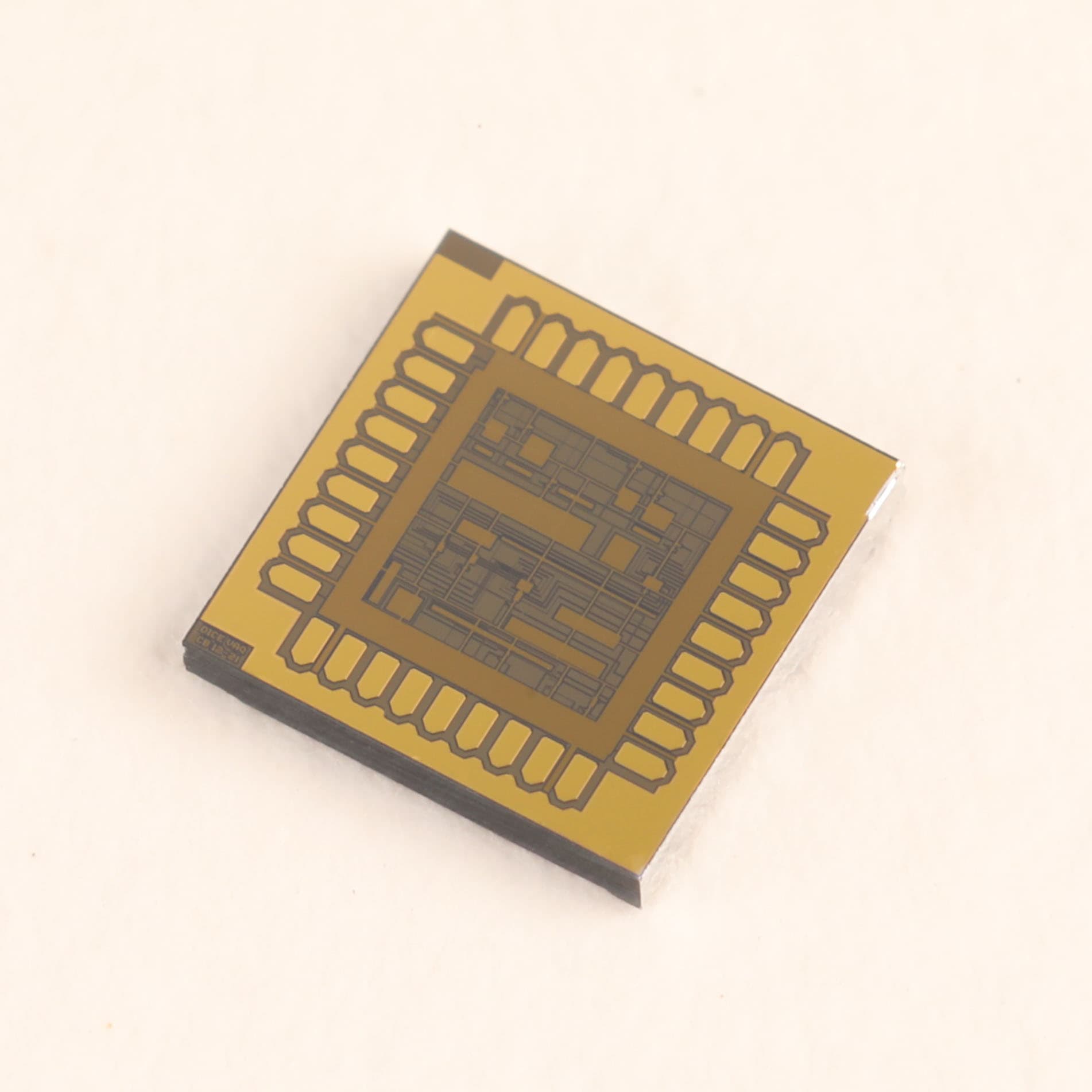 Adiabatic chip